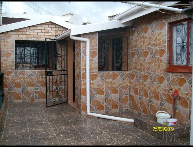3 BEDROOM FREEHOLD FOR SALE IN MPOPHOMENI